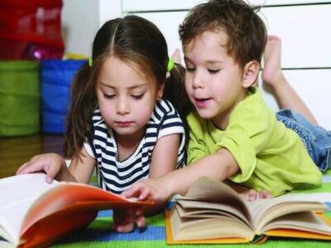 recent-studies-confirm-how-reading-aloud-to-toddlers-and-preschoolers-can-significantly-activate-the-left-hemisphere-of-the-brain-involved-with-semantic-processing.jpg - 400x300 recent-studies-confirm-how-reading-aloud-to-toddlers-and-preschoolers-can-significantly-activate-the-left-hemisphere-of-the-brain-involved-with-semantic-processing.jpg